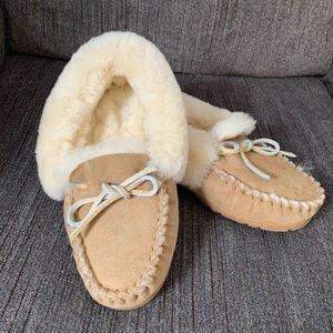BRAND NEW LLBEAN SLIPPERS: never worn